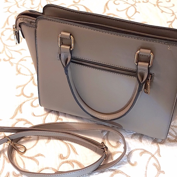 Women's Elegant Faux Leather Zipper Shoulder Bag - Picture 4 of 9